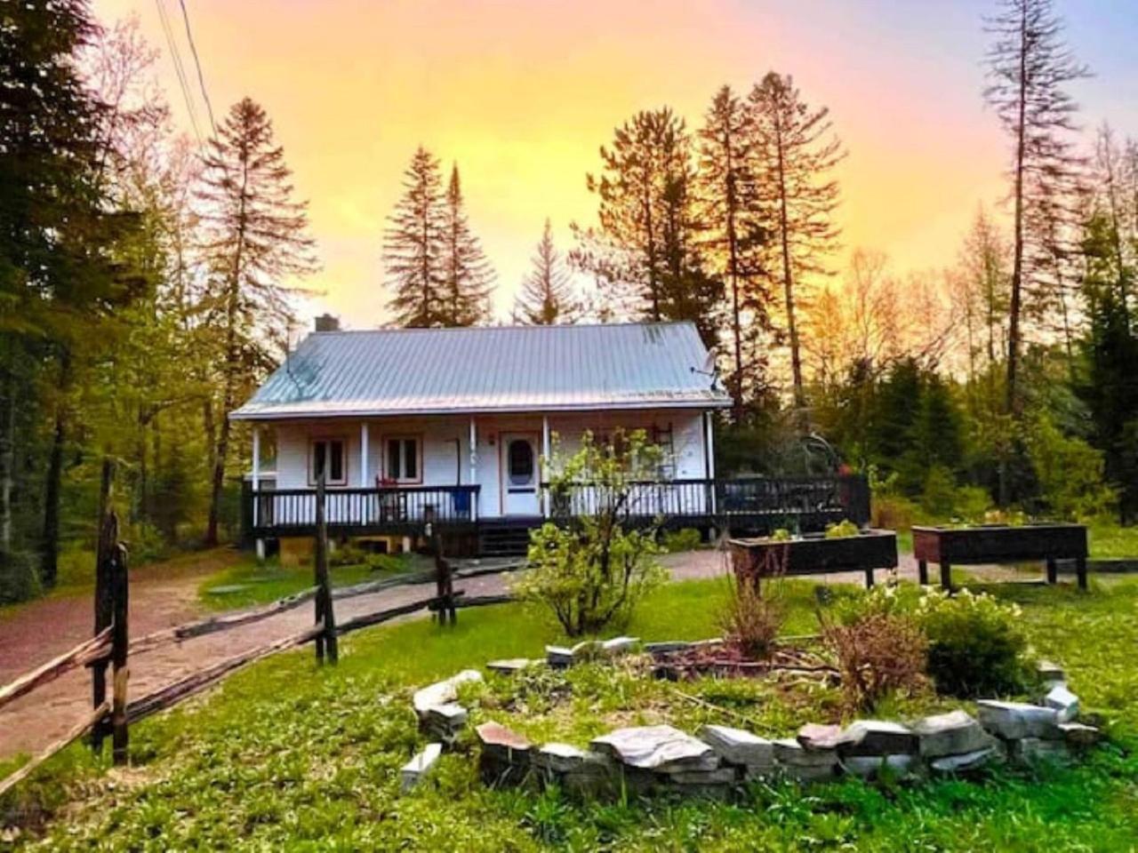 Chalet Nabu L'Ours - Riviere - Billard Saint-Alexis-des-Monts Exteriör bild